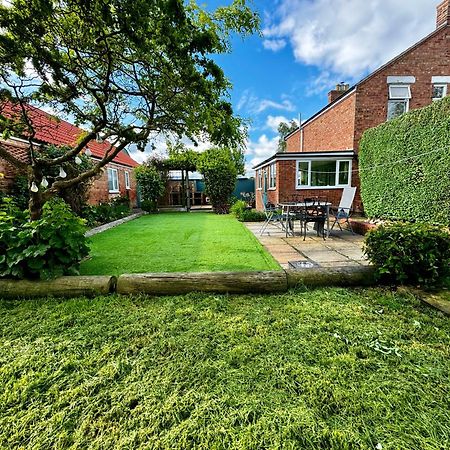 Luxury Isla Cottages, Bourne! Dog-Friendly, Countryside Views, Garden, Parking, 5Mins Pubs - Family Holiday エクステリア 写真